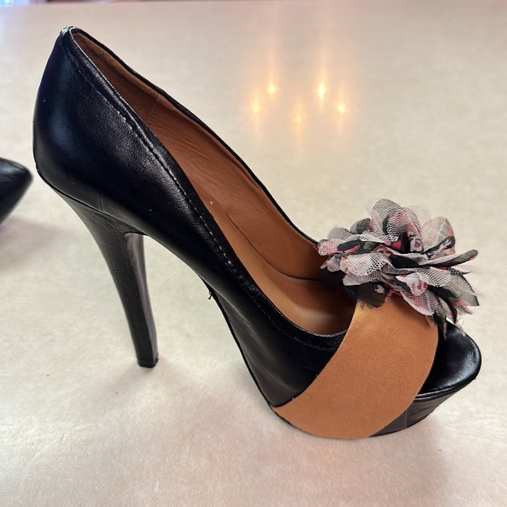 Mojo Moxy Flower Platform Open Toe 5” Stilettos Size 9